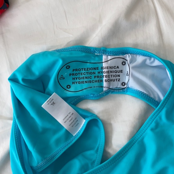 Floral three piece tankini (top & two bottoms) - Picture 12 of 16